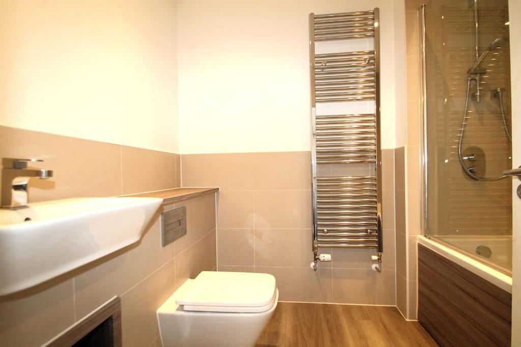 Beaulieu Park - Sleeps 10 - Chelmsford Villa Broomfield  Exteriör bild